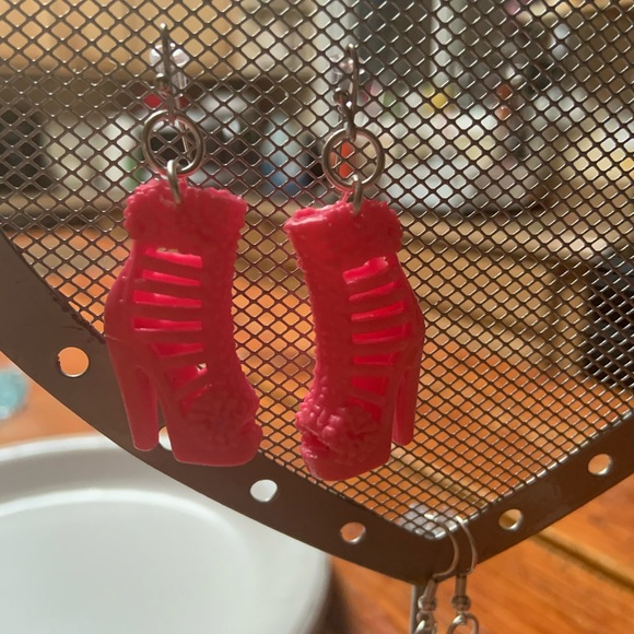 Dangle Shoe Earrings! - Picture 3 of 3